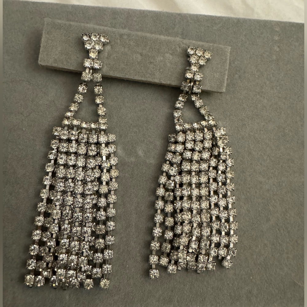RARE KENNETH J LANE (KJL) SIGNED CLIP ON DOUBLE STRAND RHINESTONES EARRINGS